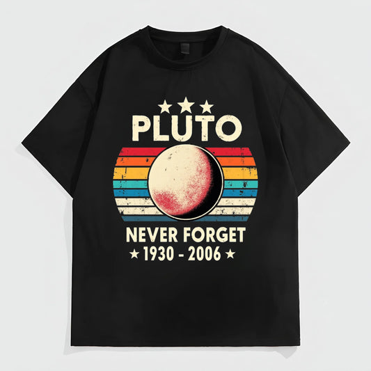 Black Short Sleeve T-Shirt with Pluto Planet Retro Print and Never Forget 1930-2006 Text for Casual Wear Trendy Tees Trends